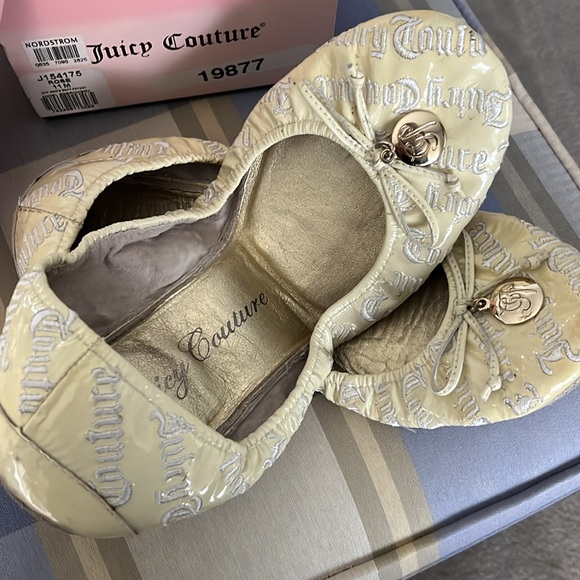 Vintage Juicy Couture Off white.Ballerina flats - Picture 2 of 7